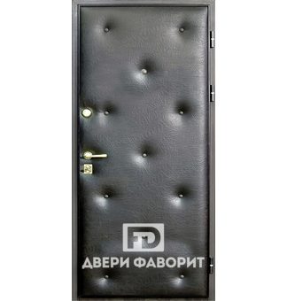 Недорогая дверь с отделкой дермантином и МДФ