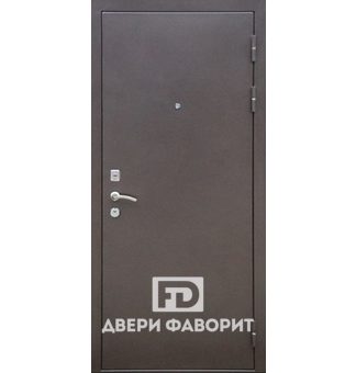 Недорогая дверь с покрытием цинкогрунт с двух сторон