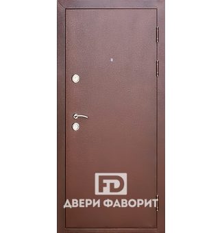 Стальная дверь в квартиру с двумя замками и тремя петлями
