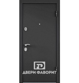 Дверь с черным цинкогрунтом