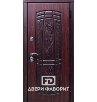 Дверь из металла в загородный дом