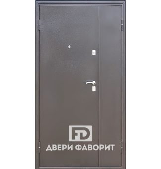 Двустворчатая дверь в тамбур