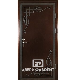 Дверь уличная с коваными элементами