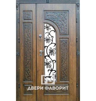 Двустворчатая уличная дверь с ковкой и стеклом, отделка винорит